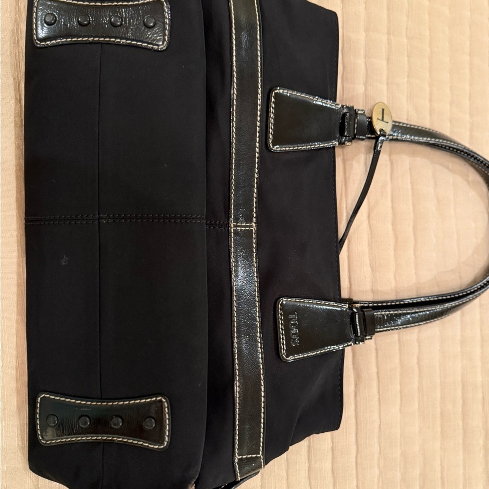 Tod's Black Shoulder Bag with Structured Design - Picture 3 of 13